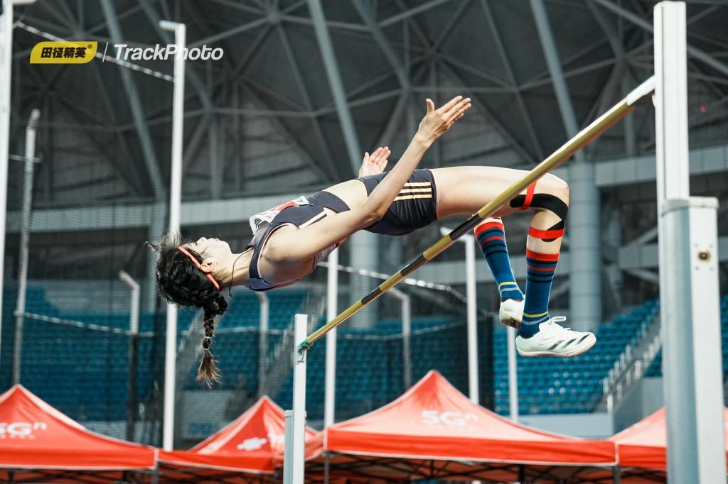 NBA：湖人加时险胜掘金 詹姆斯砍下40分